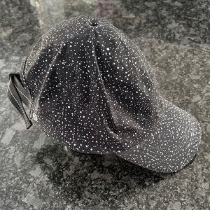 Lululemon Black and White Speckled hat